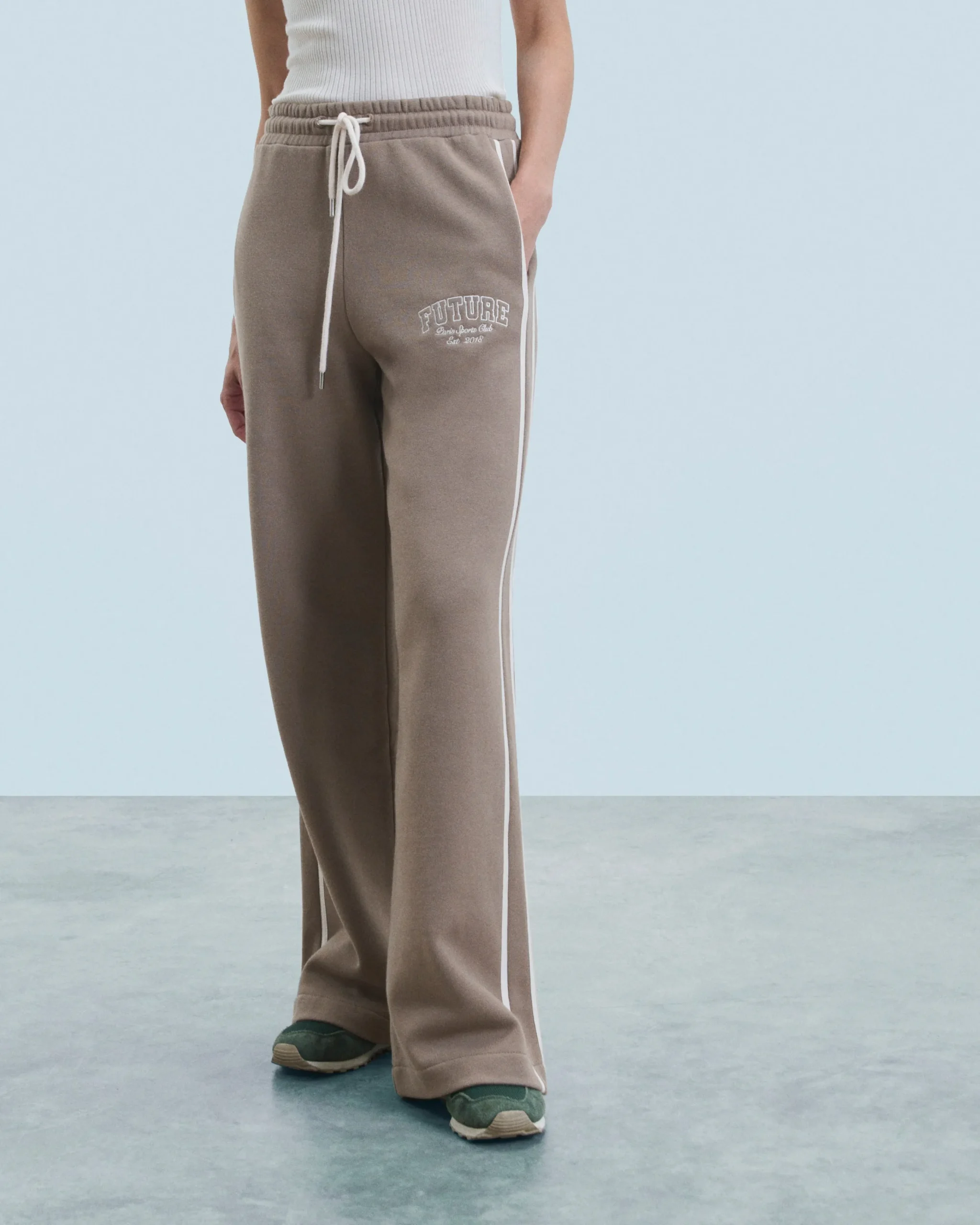 jogging_large_future_2.webp Jogging Large Future^FROM FUTURE Store