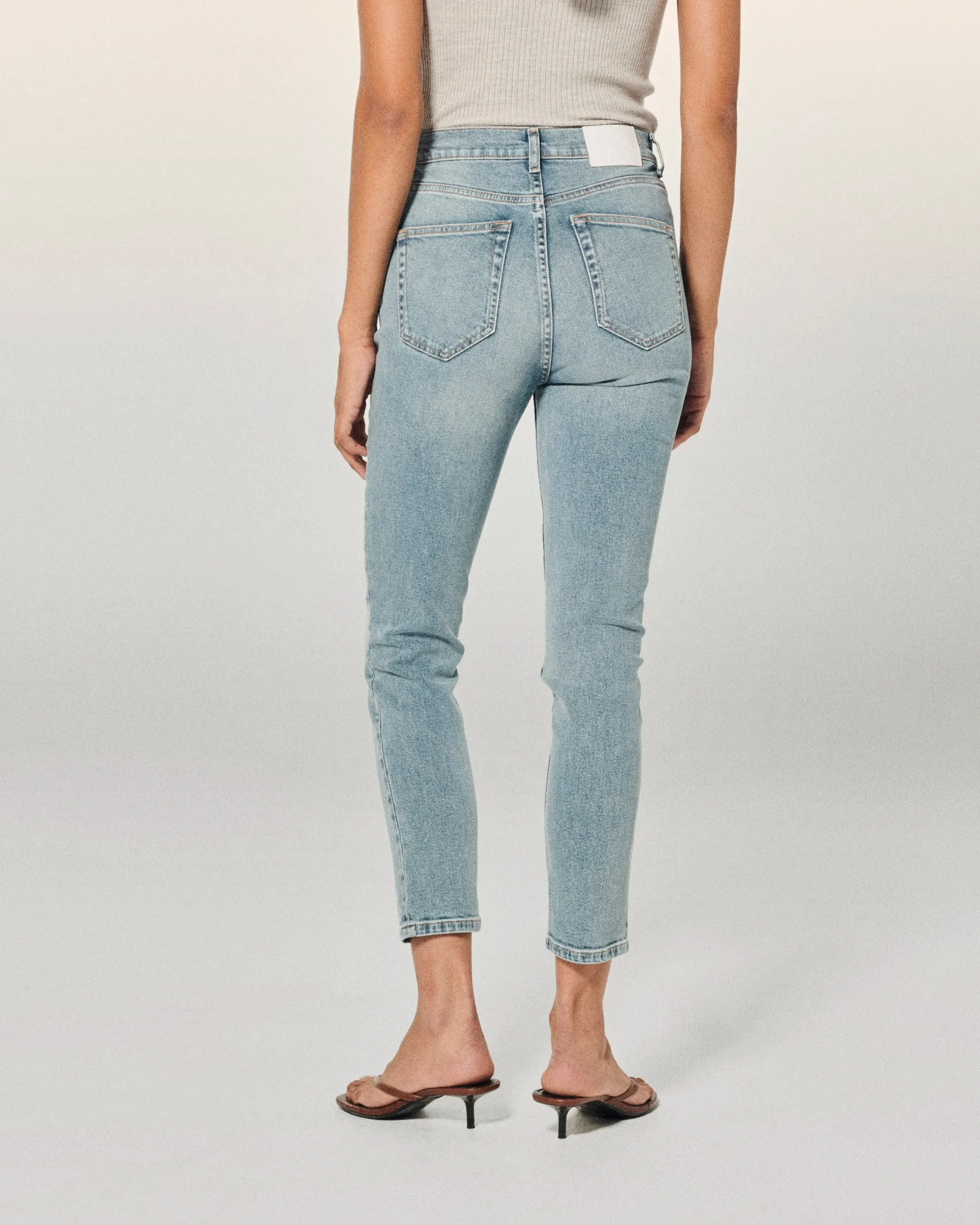 johnny_jean_slim_fit_3-1.webp JOHNNY Jean Slim Fit^FROM FUTURE Shop