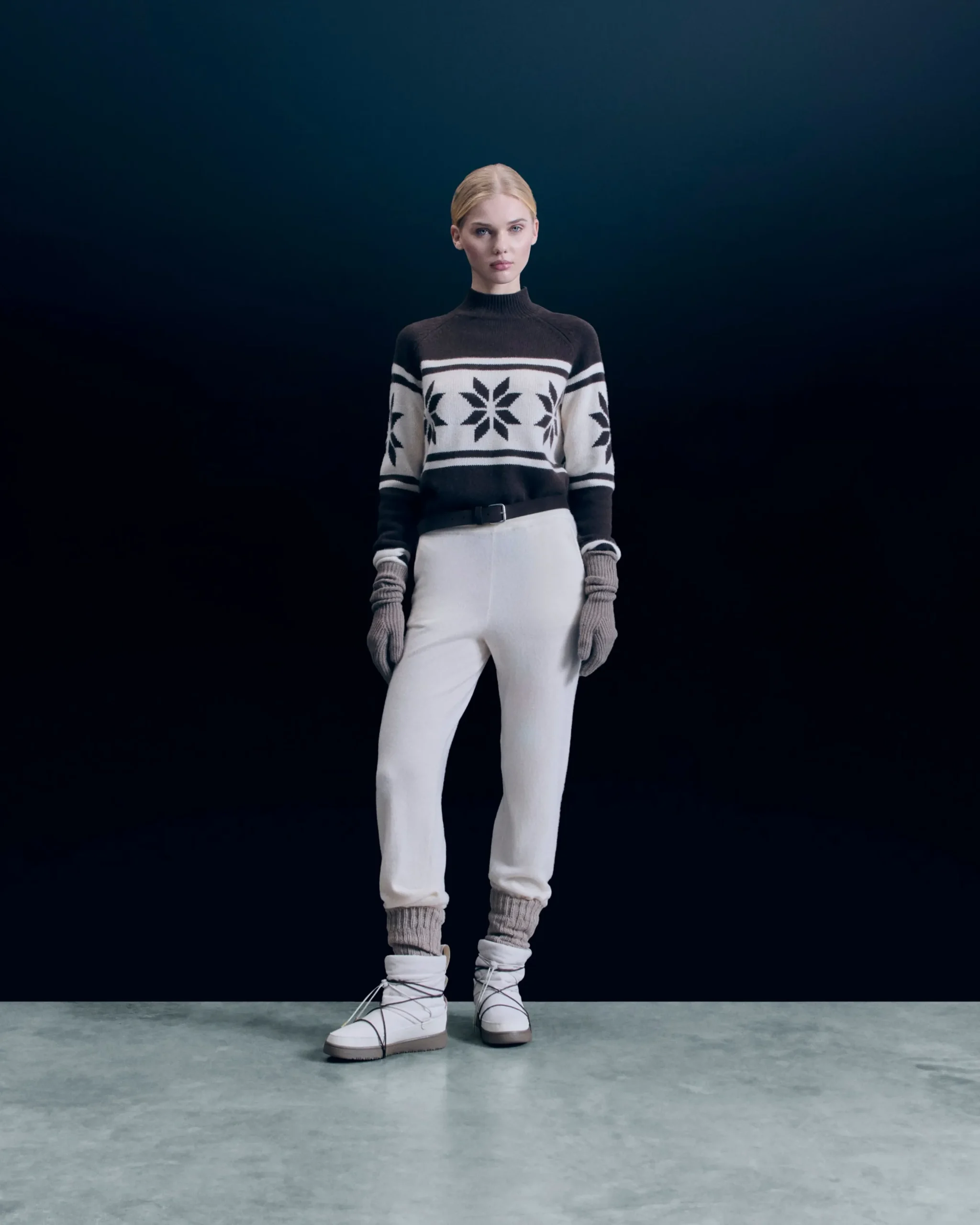 pull_col_montant_flocons_2.webp Pull Col Montant Flocons^FROM FUTURE Fashion