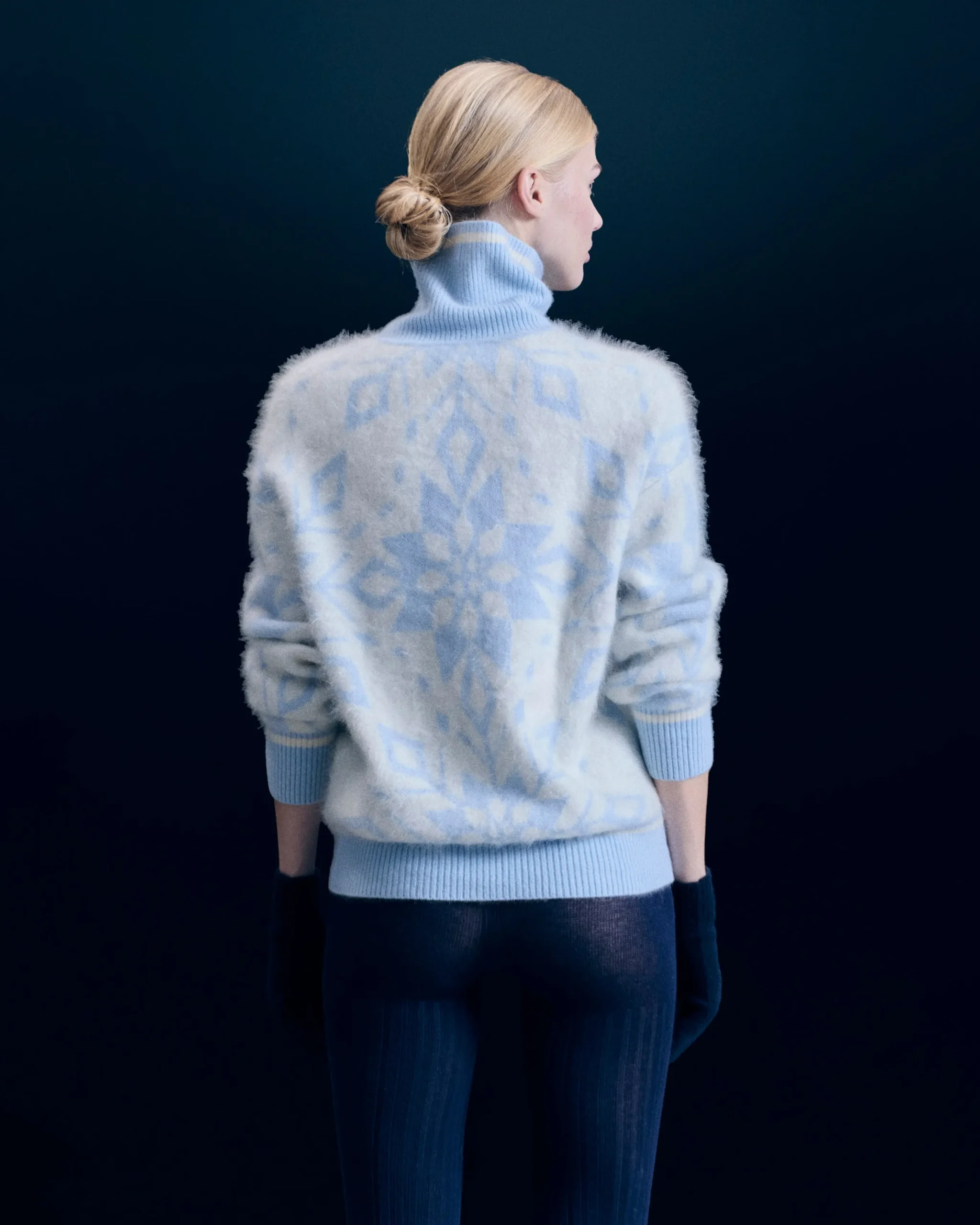 pull_col_roul_hairy__motif_flocons_3.webp Pull Col Roulé Hairy à Motif Flocons^FROM FUTURE Shop