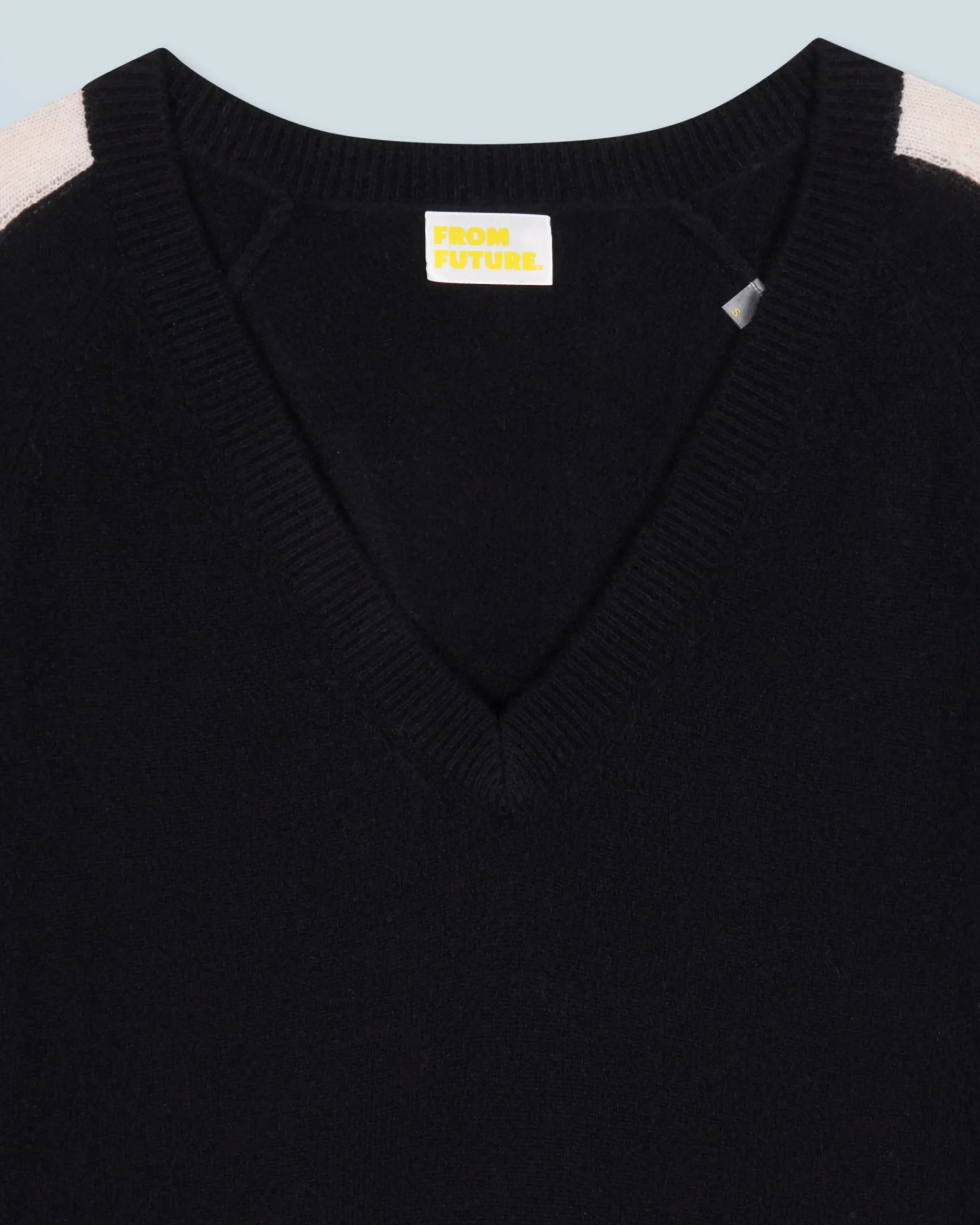 pull_col_v_oversize_bandes_bicolore_lger_1-3.webp Pull Col V Oversize Bandes Bicolore Léger^FROM FUTURE Fashion