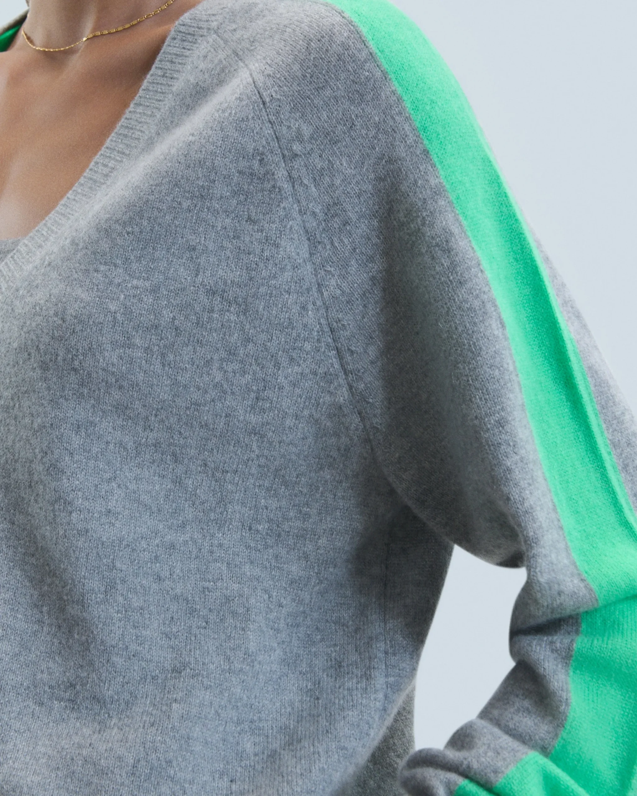 pull_col_v_oversize_bandes_bicolore_lger_1.webp Pull Col V Oversize Bandes Bicolore Léger^FROM FUTURE Best