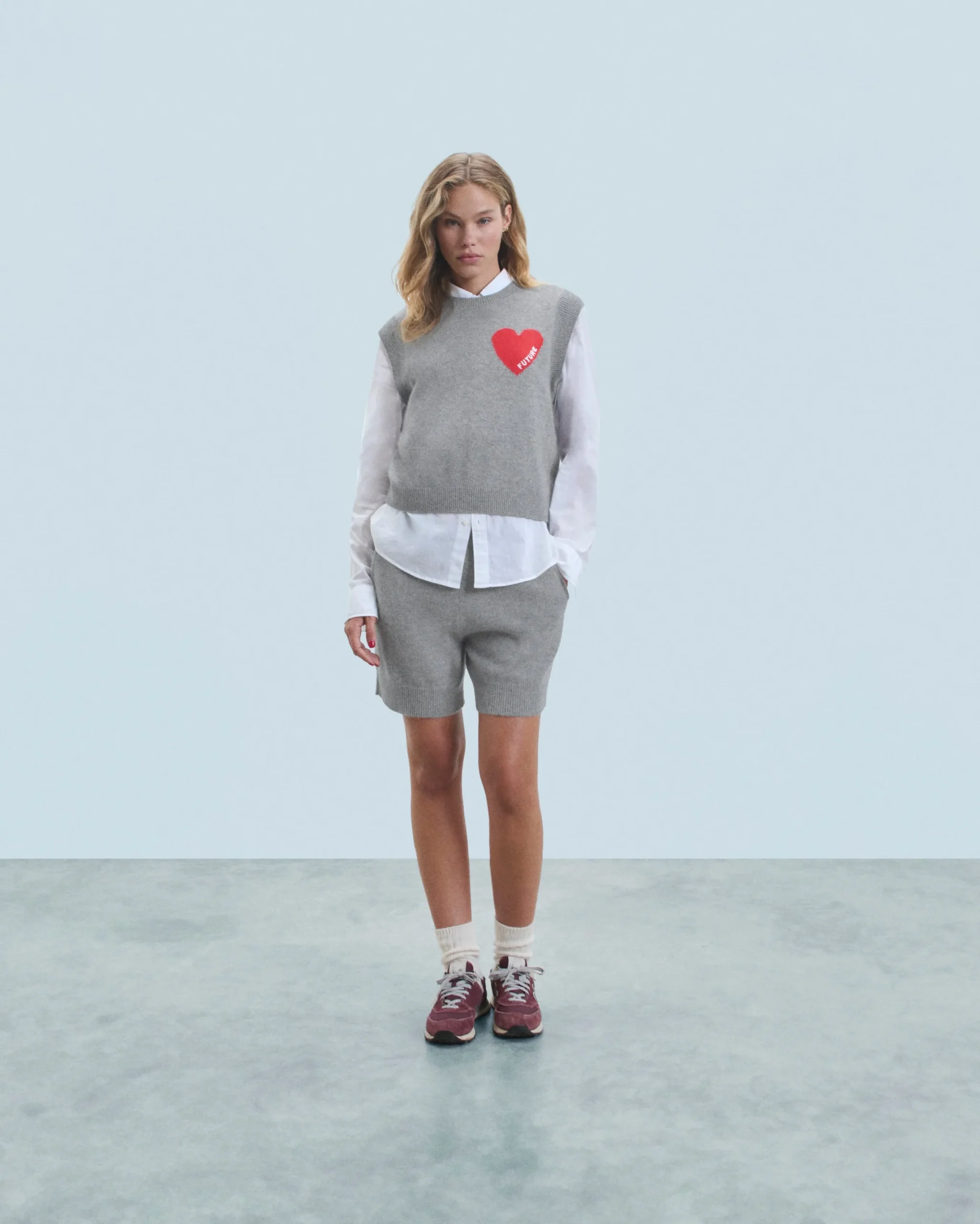 pull_sans_manches_coeur_lger_2-1.webp Pull Sans Manches Coeur Léger^FROM FUTURE Shop