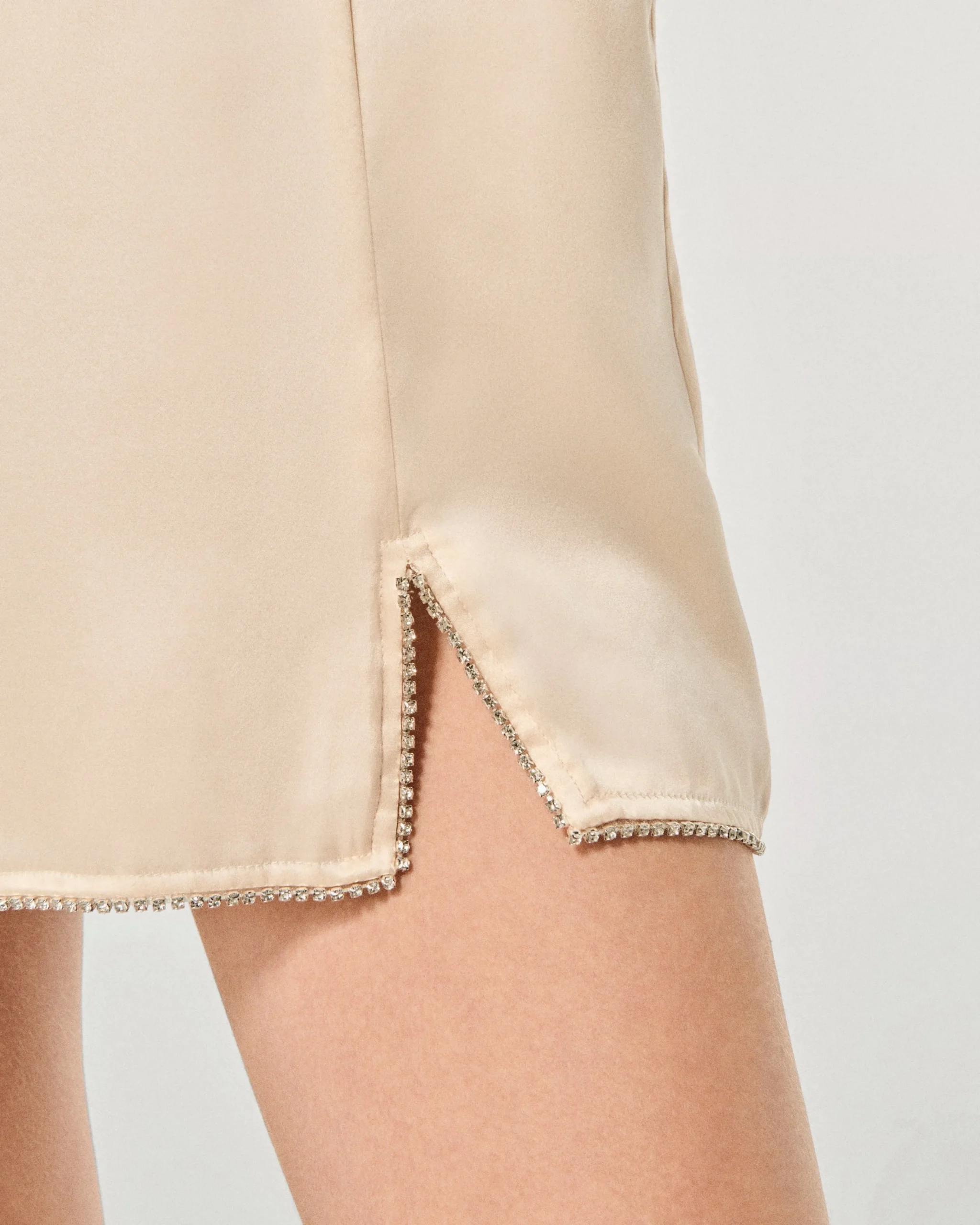robe_courte_bretelle_tessia_4.webp Robe Courte Bretelle Tessia^FROM FUTURE Store