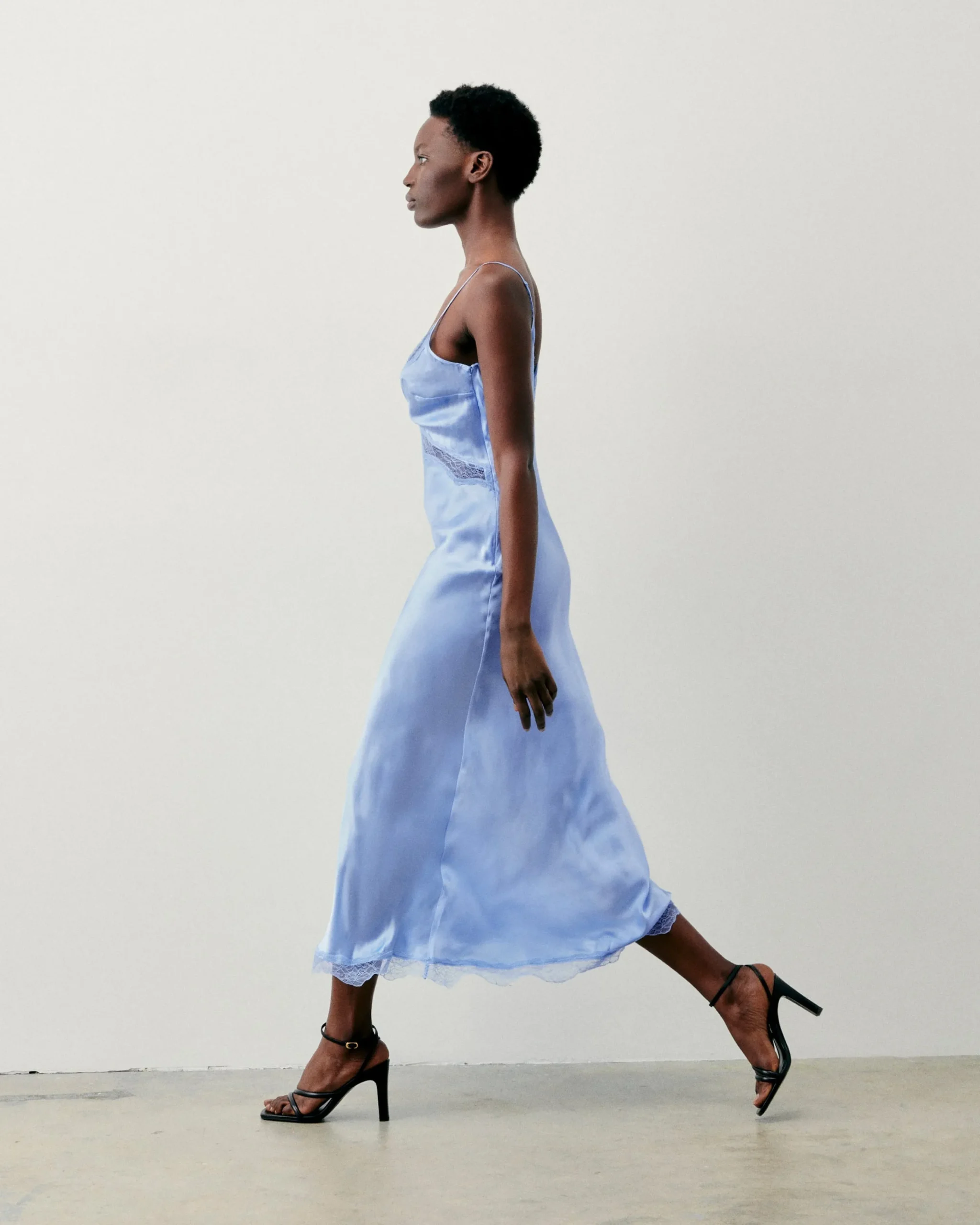 robe_longue_bretelle_lila_4.webp Robe Longue Bretelle Lila^FROM FUTURE Fashion
