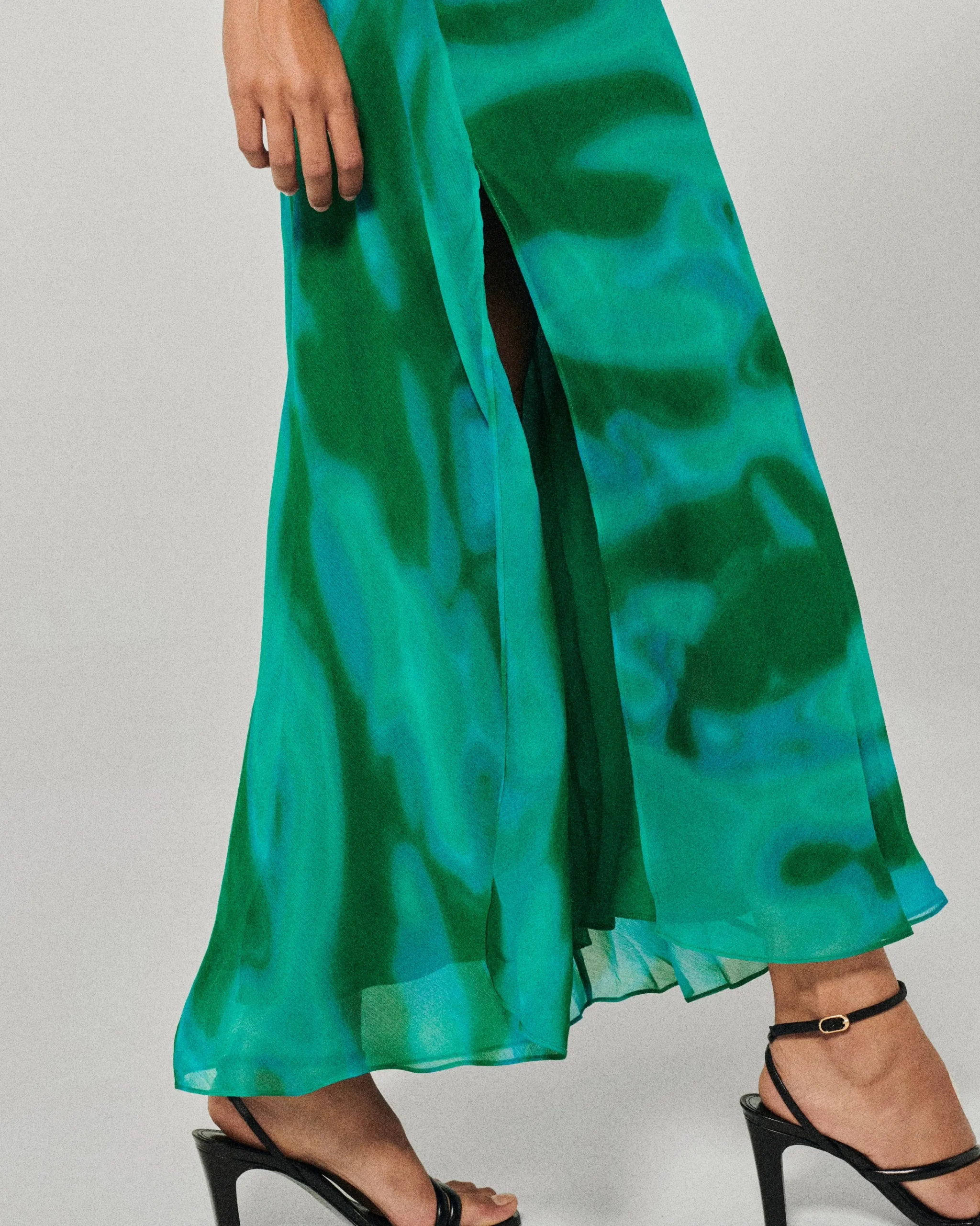 robe_longue_bretelle_mousseline_3.webp Robe Longue Bretelle Mousseline^FROM FUTURE Shop